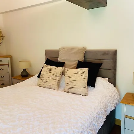 Moulin Du Fontcourt Bed and breakfast