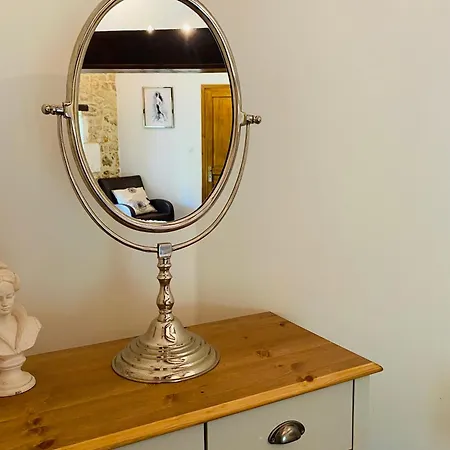 Moulin Du Fontcourt Bed and breakfast 4*