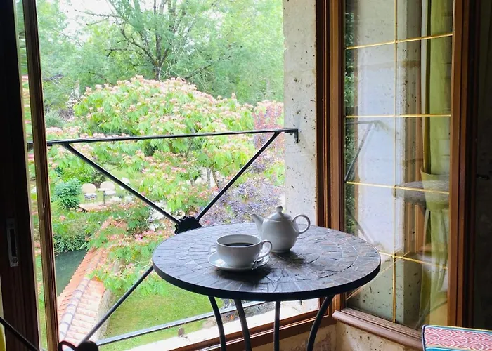 住宿加早餐酒店 Moulin Du Fontcourt Chasseneuil-sur-Bonnieure