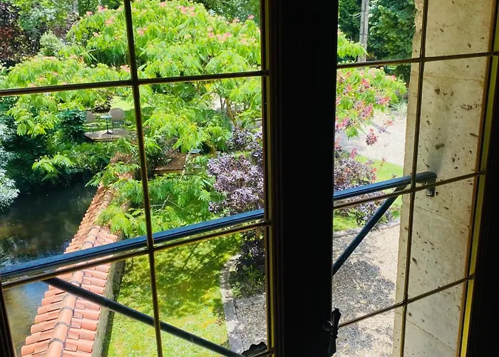 Moulin Du Fontcourt 住宿加早餐酒店