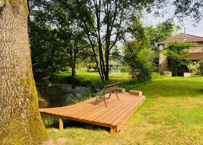 Moulin Du Fontcourt 住宿加早餐酒店