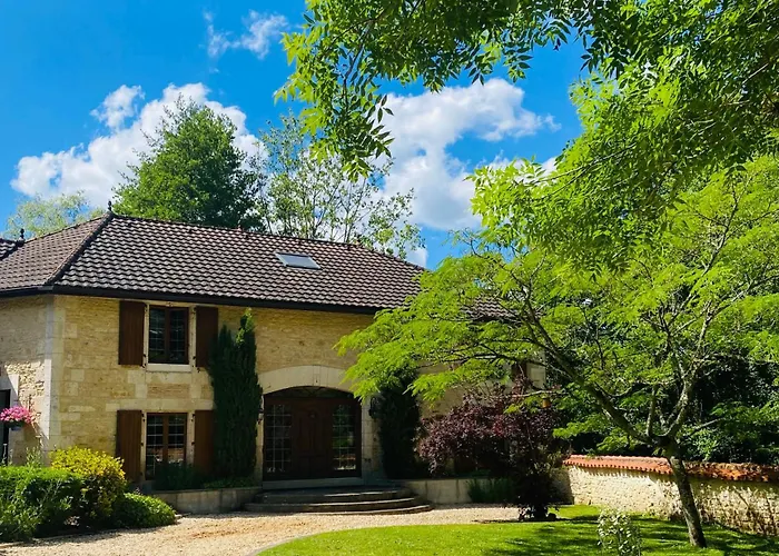 Moulin Du Fontcourt 住宿加早餐酒店