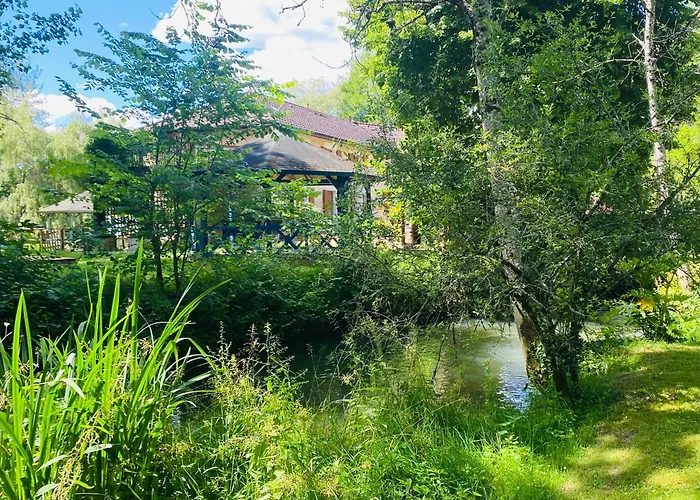 Moulin Du Fontcourt 住宿加早餐酒店 4*